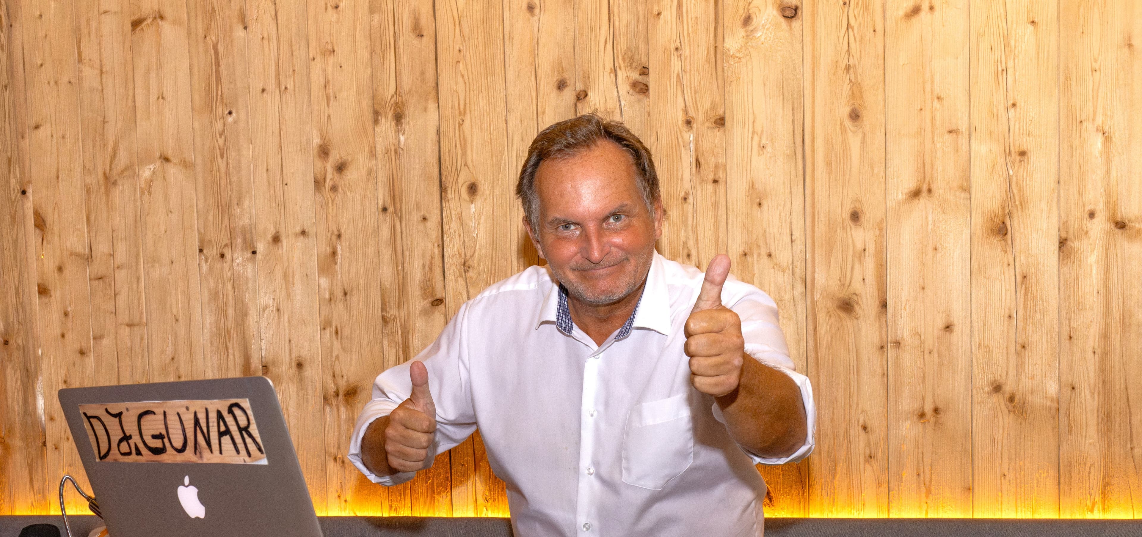 DJ Gunar bei einer Hochzeitsfeier